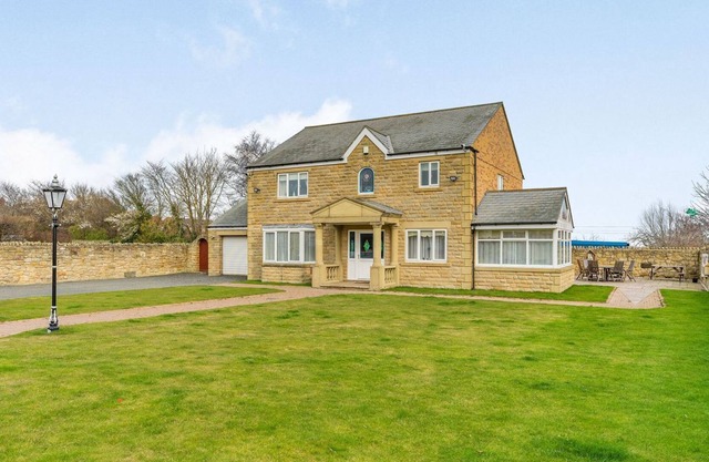 6 bedroom accommodation in Longhoughton, near Alnwick