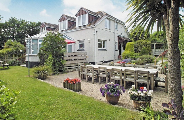 6 bedroom accommodation in Hayle, near St Ives
