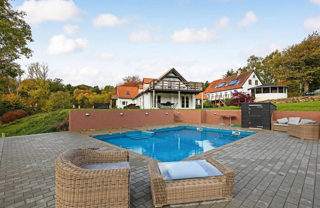 6 bedroom cozy home in Gudhjem