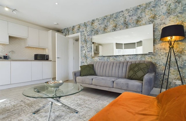 6 Beds | Contractors | Kemptown | Sleeps 8