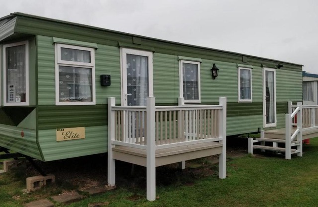 6 Berth central heated on Golden Sands Elite