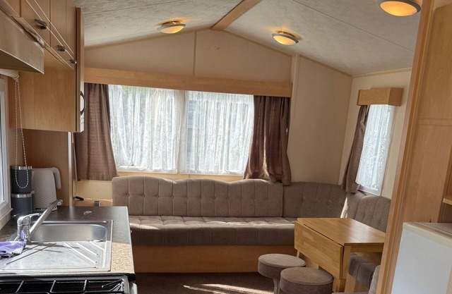 6 Berth modern Caravan in Chapel St Leonards