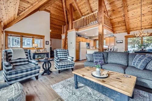 6 Cabin in the Pines home