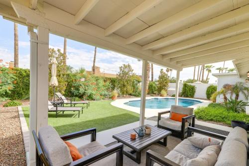 6 Mi to Lookout Mountain Scottsdale Home with Grill