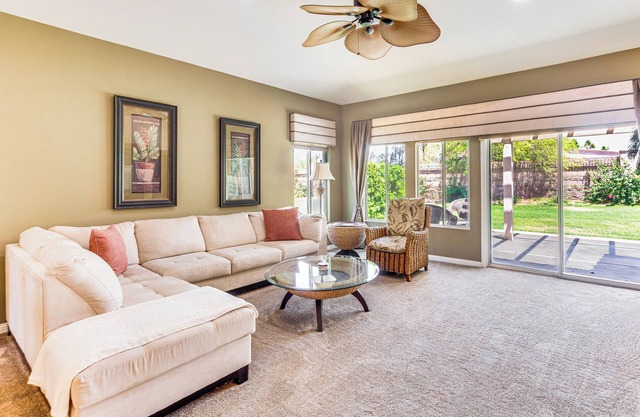 6 Mi to Old Town La Quinta: Golf Retreat w/Patio