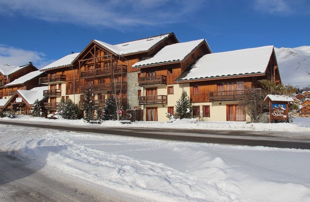 6-room duplex near slopes + pool LA TOUSSUIRE