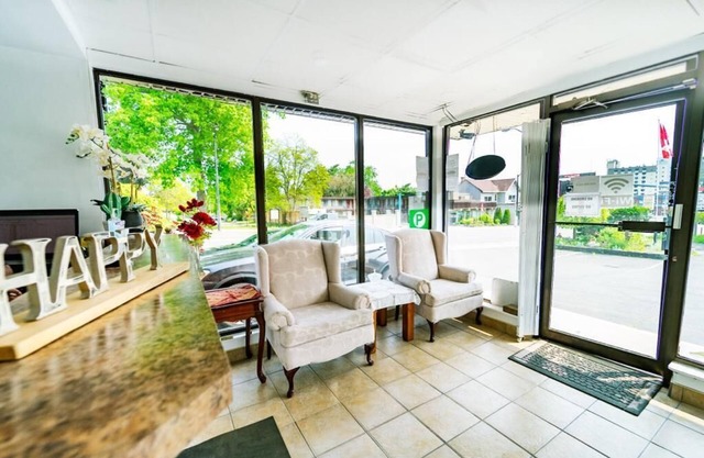 6032 Persepolis Inn