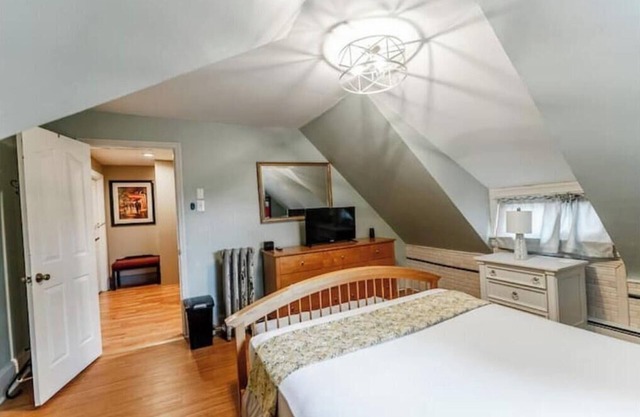 6BR Home/Driveway Parking ! PHL Airport/combine