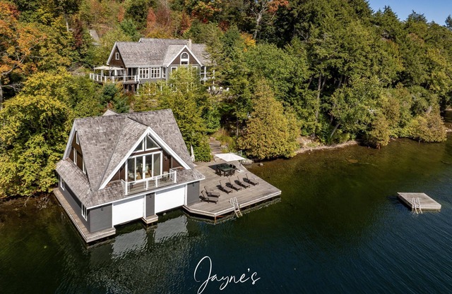 7 bed 7 bath cottage on Lake Joseph