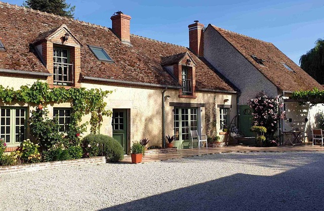 7-bedroom, 6-bathroom house between Orléans and Gien