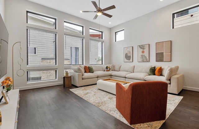 7 Bedroom 7 Bathroom Luxury Houston Home with Rooftop Downtown Skyline View!