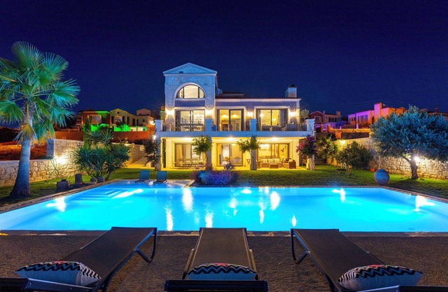 7 BR with Ensuite Baths Magnificient View Luxury Villa Sunset Pool Cesme