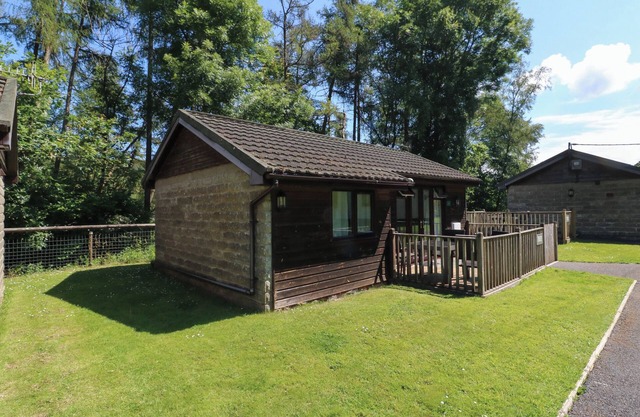 7 MANLEIGH PARK, pet friendly, with a garden in Combe Martin