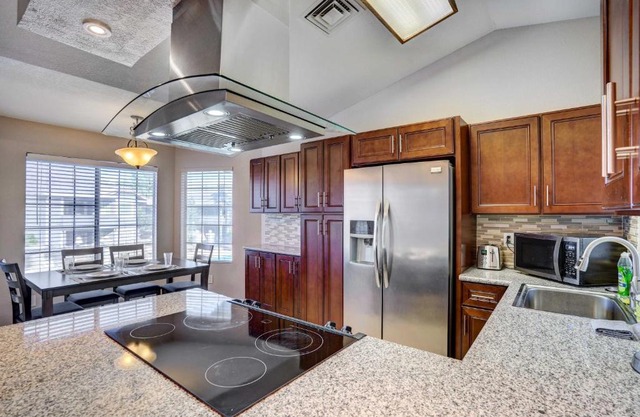7 Mi to Dtwn Chandler Pet-Friendly Condo with Pool