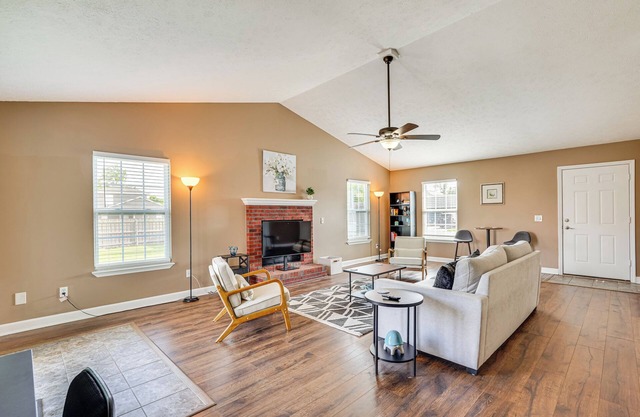 7 Mi to Dtwn Panama City: Family Home w/Patio