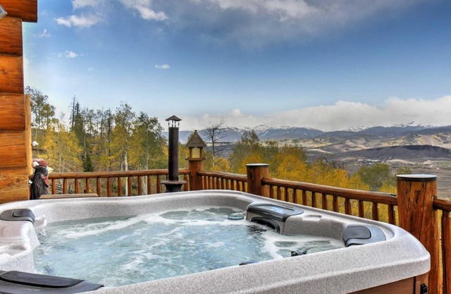7 Mi to Granby Ranch Secluded Cabin with Mtn Views!