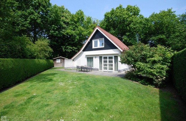 7-person detached holiday home in Oostkapelle