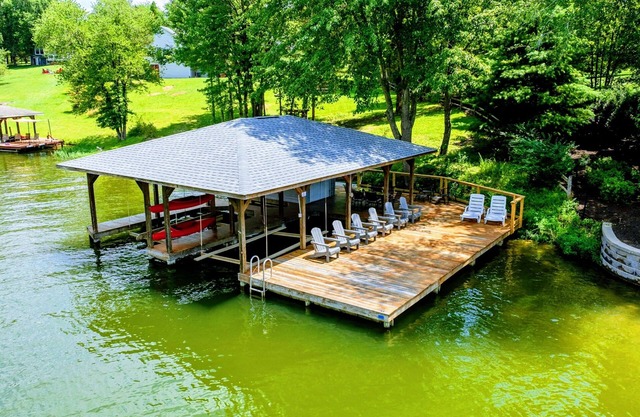 7BR Lakefront Lake Anna Blue Sails - Waterfront