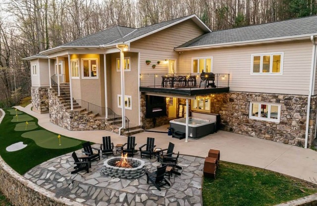 7k Sq/Ft Estate - Pickleball, Golf, Gym, Theater