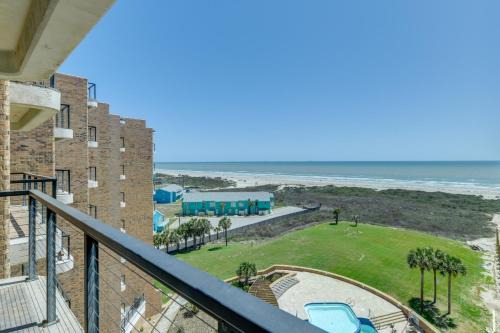 7th-Floor Oceanfront Unit with Pools in Port Aransas