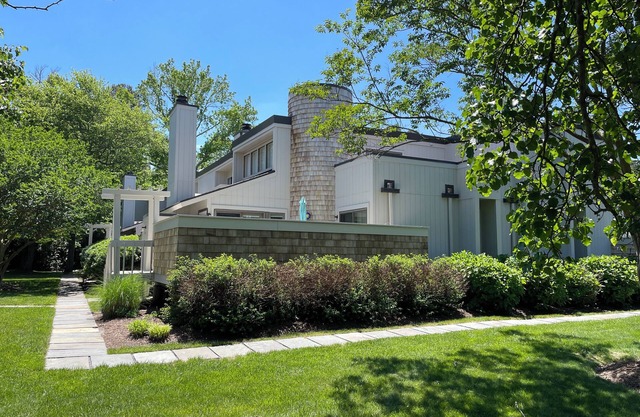 8/23-8/30 Special 1.5k bucks 2BR 2B SeaColony Walk 2 bch indr pool tennis Pcklbl