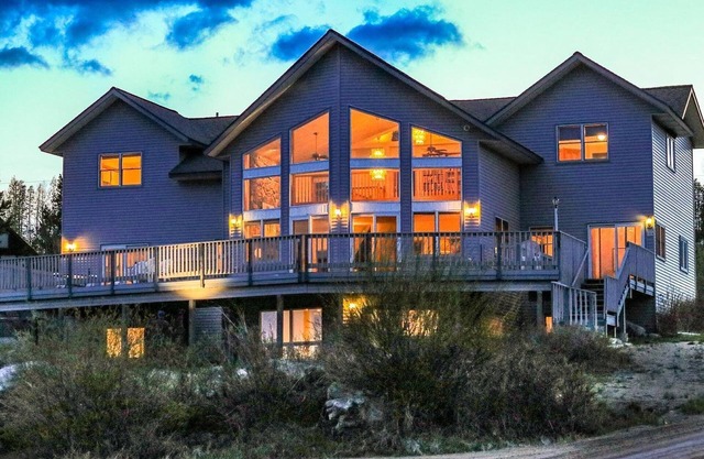 8 Bedroom/8 Bath Newly Renovated Lodge 6500+ sq ft