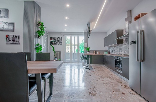 8 Bedroom apartment in Reggio Emilia center