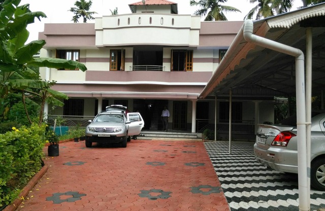8 BHK Big house for short stay at Trivandrum