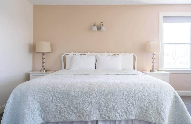 #8 | Largest Room w/King bed