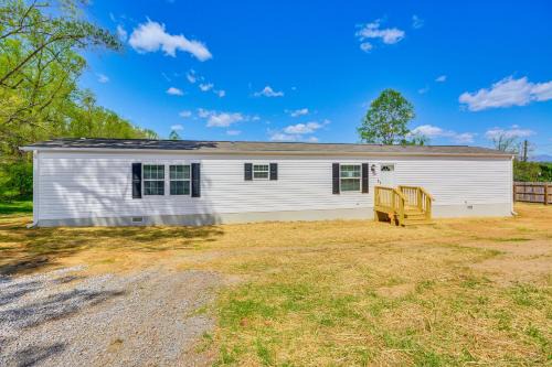 8 Mi to Main Street Home with Yard in Bedford!