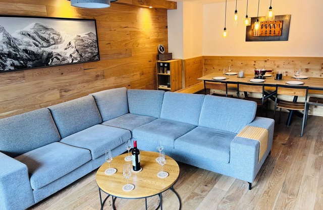 8-person family apartment with skis