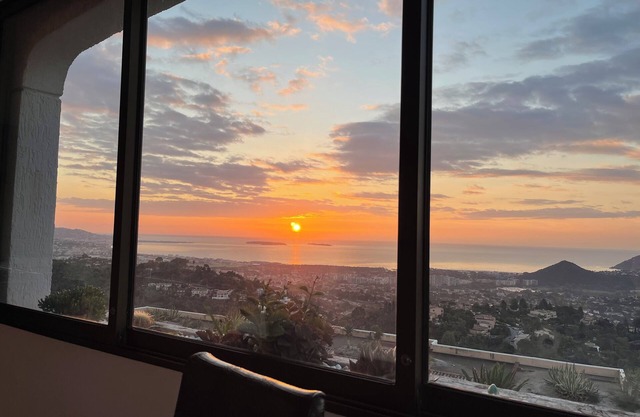 80 m2 exceptional sea view Swimming pool Quiet Air-conditioned Garage