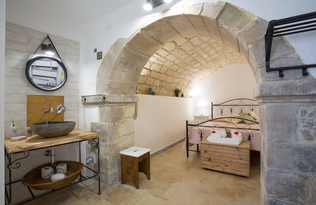800 HOUSE IN THE HEART OF RAGUSA IBLA 30 METERS FROM THE CATHEDRAL