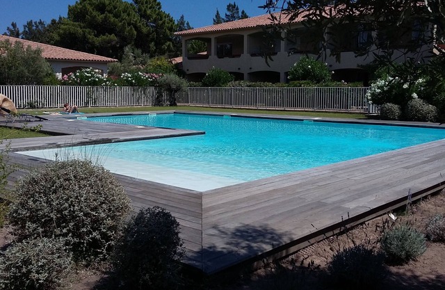 800 meters from the beach, small modern villa very well equipped Grand Standing