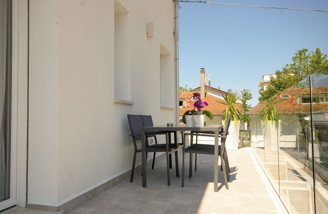 81 Four-room apartment on the second floor a few steps from the sea
