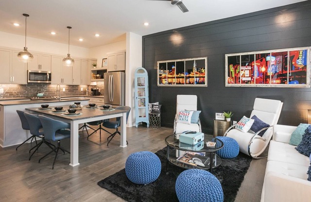 851 ~ 4 Private Luxury Suites ~ Miles to Downtown or Broadway ~ Great for Groups ~ 2 Car Garage