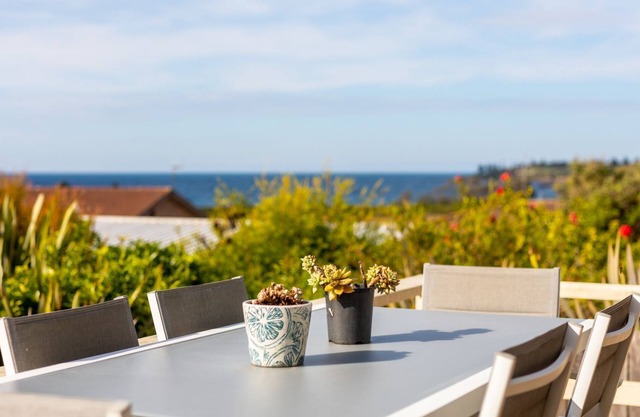9/39 George Street Carly Court- Pet Friendly Unit with Ocean Views