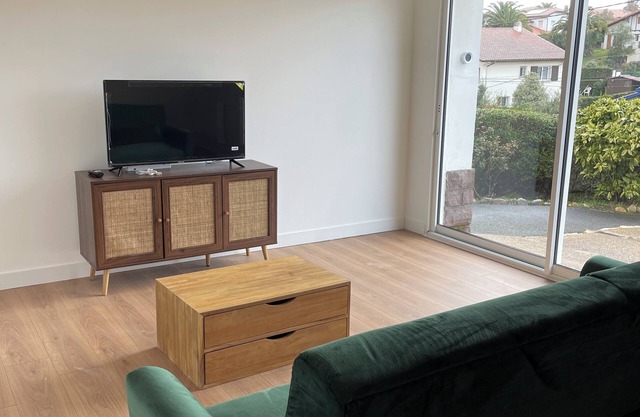 9 minutes from the beach! Apartment T3 anglet center.