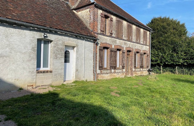 9-person gîte - Between history, nature and gastronomy. Pets welcome.