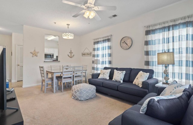 90-Day Rental, Charming 2-bedroom condo in Surfside Beach with AC