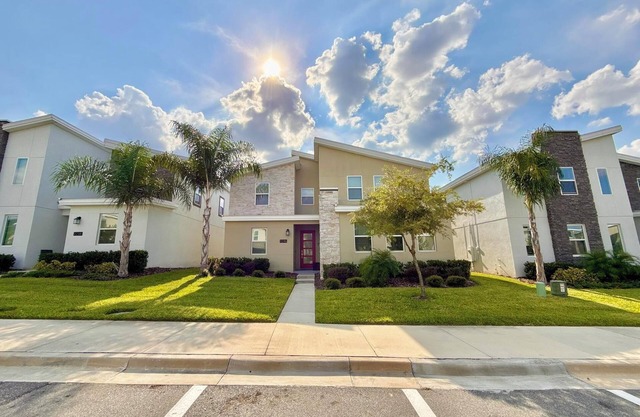 9246 - Spacious 7-Bedroom Home with Game Room, Sunny Pool & Large Outdoor Area