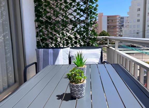 A 1 MINUTO DE LA PLAYA Alojamiento 2 habitaciones - Aire Acc y ascensor