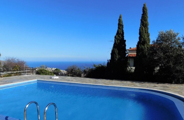A 3 bedroom villa w/ pool, sea views, privacy, & walk to tavernas & minimarkets