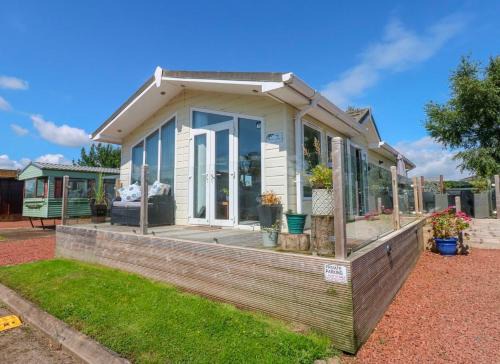 A and C Lodge Plot 21 2 double bedrooms PLOT 21 With HOT TUB 1 pet only No Commercial Vans 4pm check in