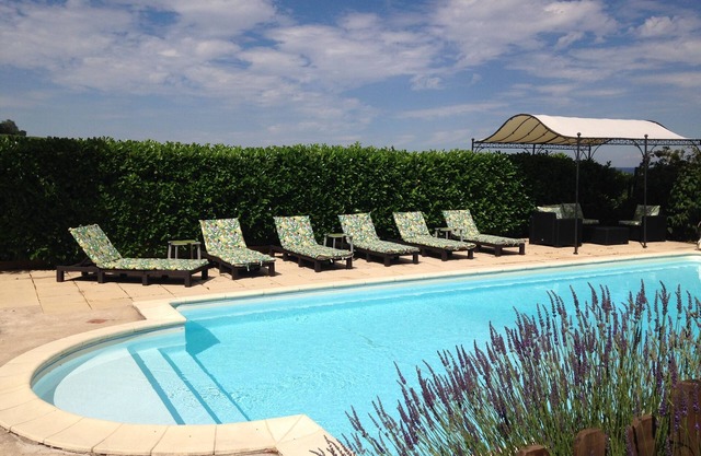 A Beaujolais winemaker's house + vineyard, a/c, exclusive use of heated pool