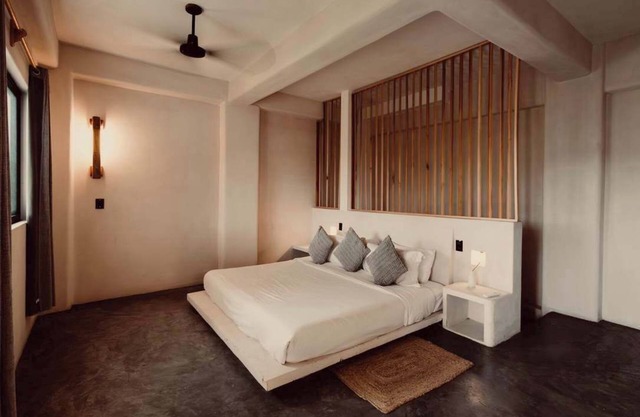 A/C in Bed | Pool Access | Cleaned Daily | 55"Inch S/TV