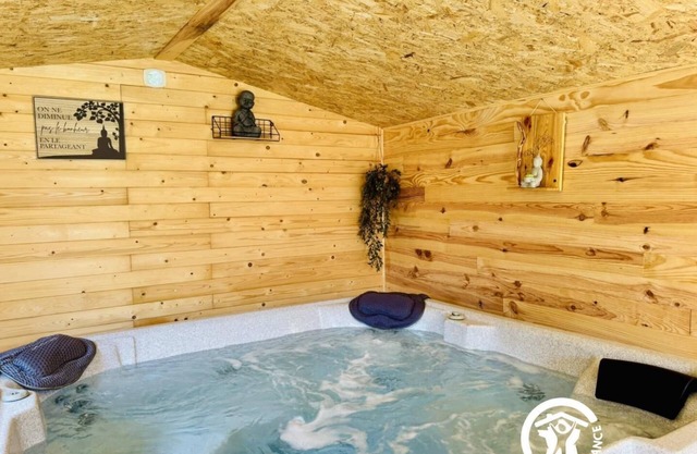 A cocooning getaway just 10' from the medieval city of Carcassonne for a pure stay.