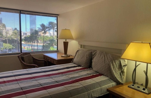A Cozy and Romantic Studio at Heart of Waikiki