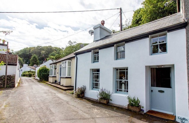 A delightful 18th century fisherman’s cottage nestled in the heart of Glen Wyllin Village