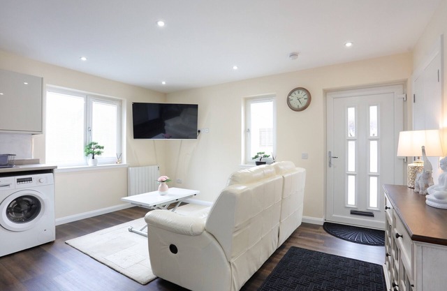 A delightful 2 bedroom bungalow in Winchburgh.